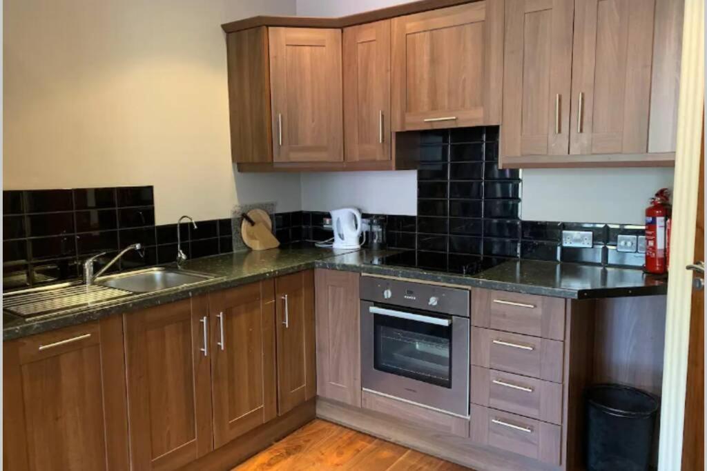 Centre Of Dingle Town - Luxury Holiday Apartment ภายนอก รูปภาพ