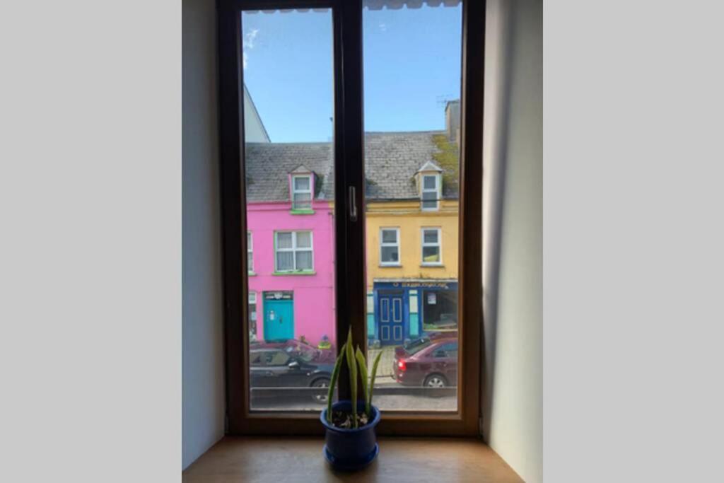 Centre Of Dingle Town - Luxury Holiday Apartment ภายนอก รูปภาพ