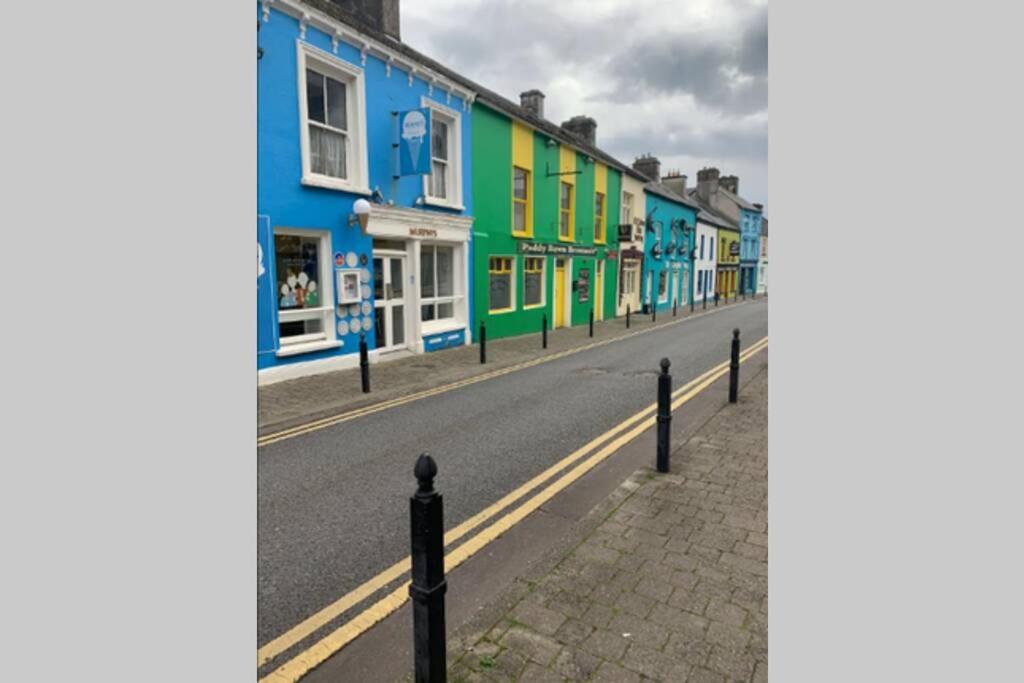 Centre Of Dingle Town - Luxury Holiday Apartment ภายนอก รูปภาพ